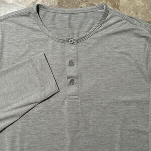 Vuori Shirt Mens Medium Grey Ease Performance Henley Long Sleeve Lightweight